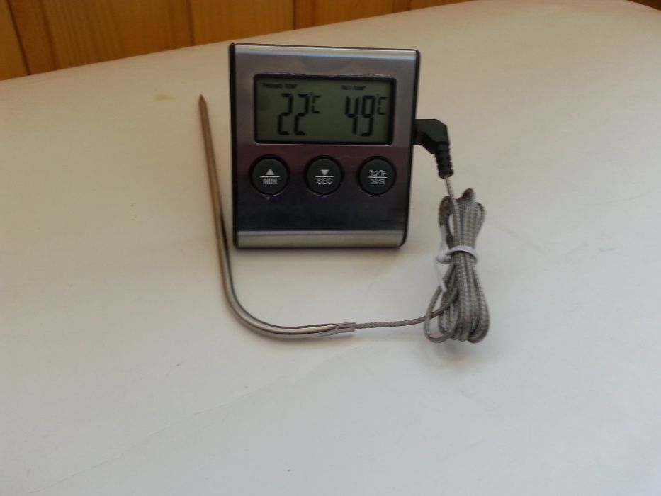 Цифровой термометр TP700 пищевой для духовки (печи) с выносным датчико