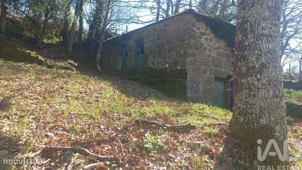 Terreno para construção em Campelo e Ovil de 1310,00 m2