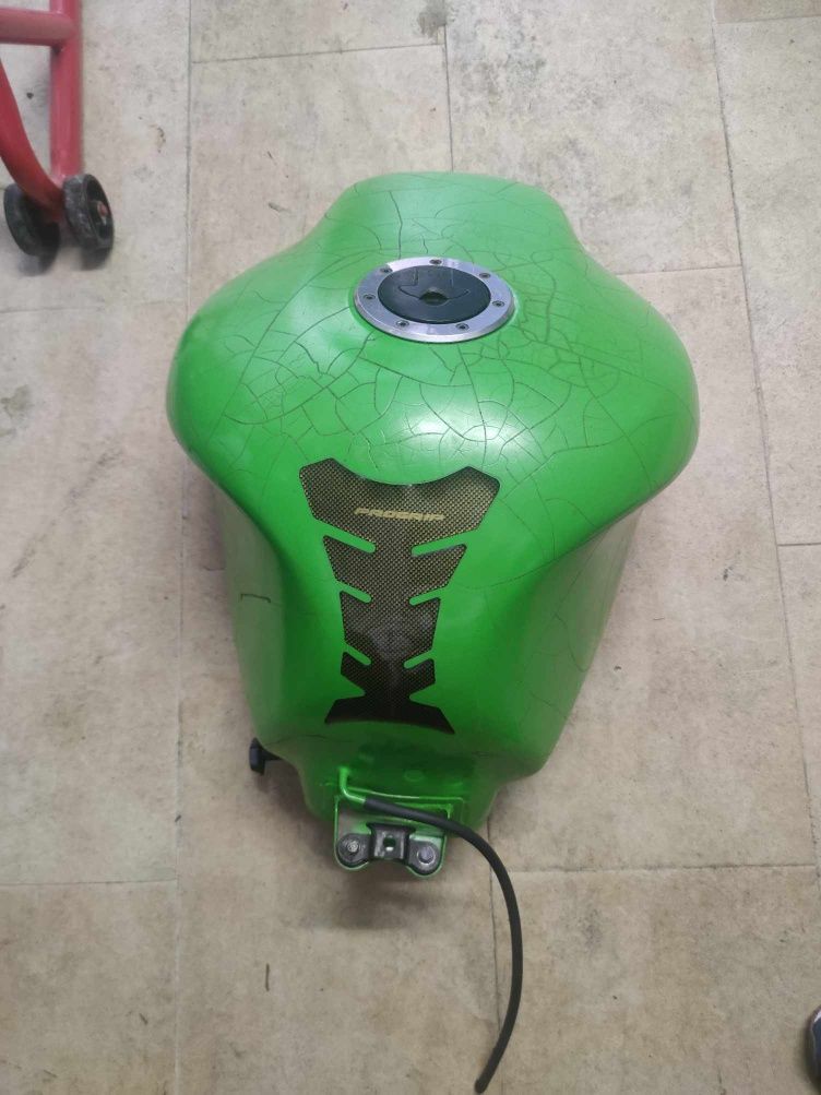 Peças - Kawasaki ZX9R '98