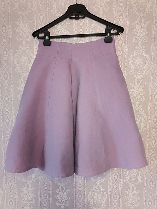 Юбка - кльош. Бузкового кольору. З фатіном та підкладкою.