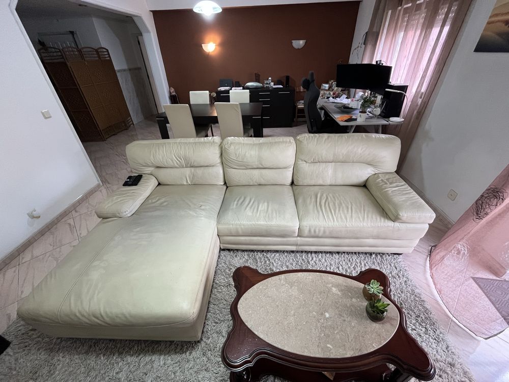 Sofa chaise longue bege em pele
