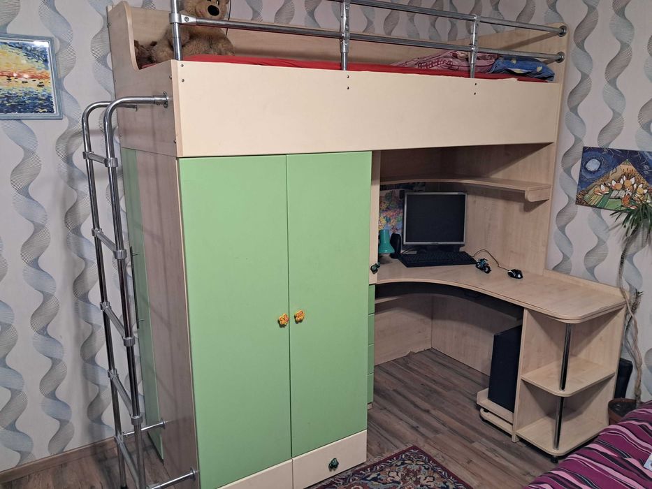 Ліжко-горище, робоче місце, шафа з шухлядами