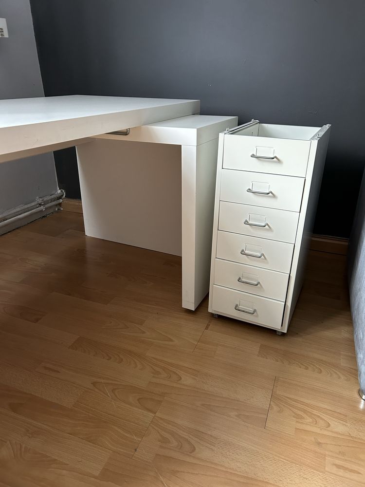 Biurko ikea wraz z szufladkami