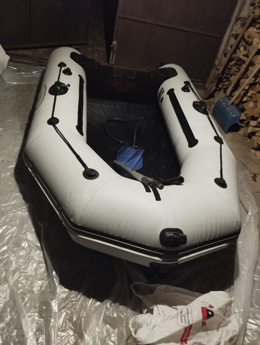 Продам човен Вулкан 290