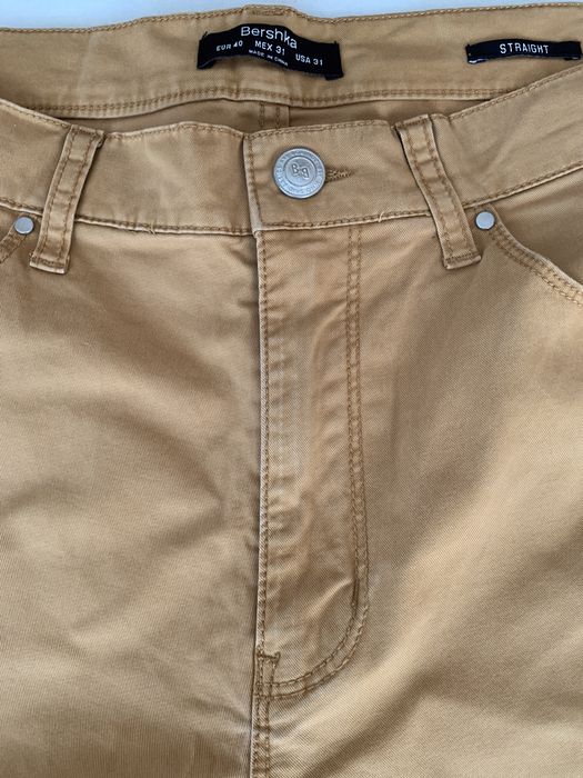 Calções camel, amarelo torrado Bershka