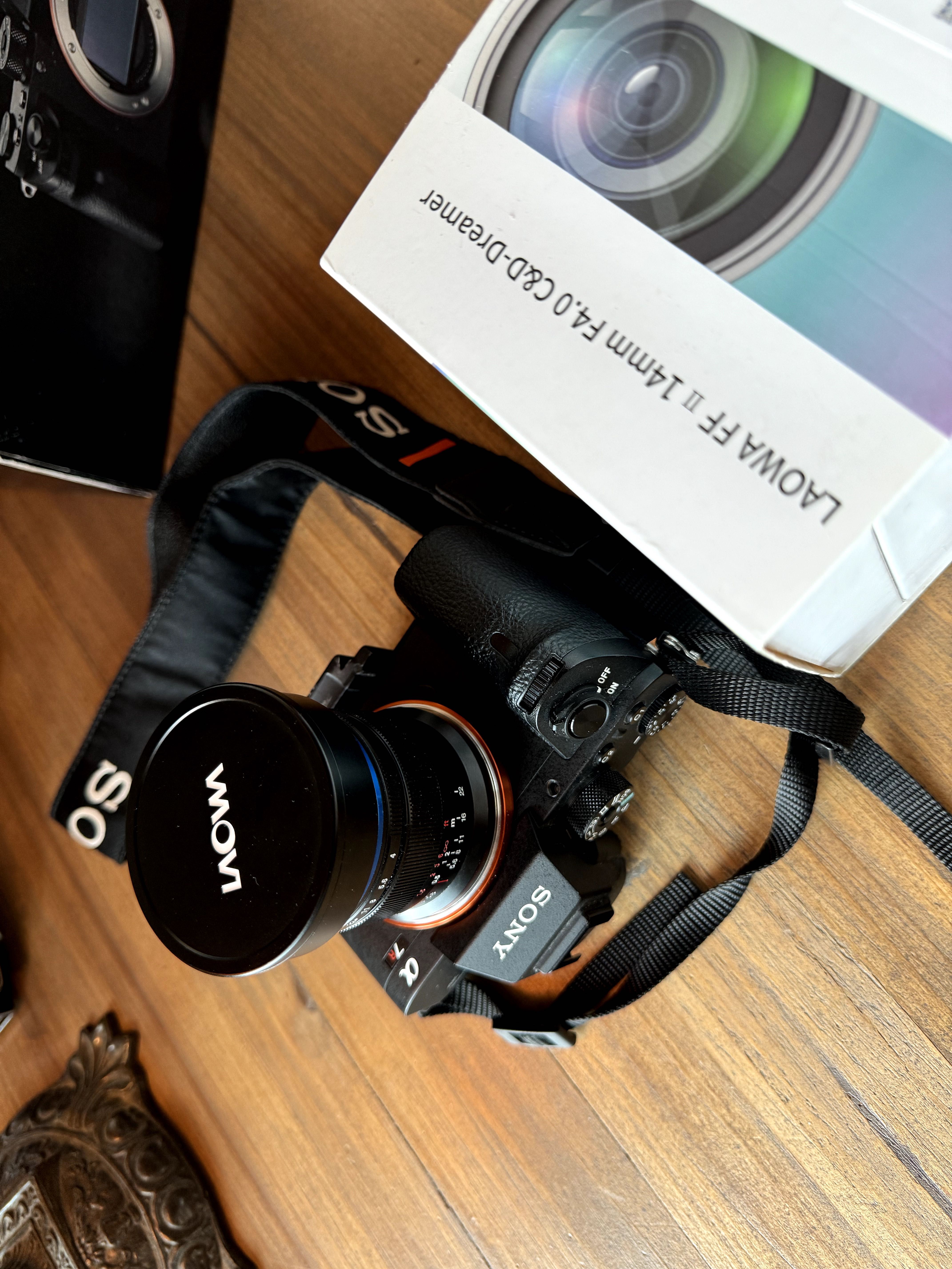 Objetiva Laowa 14mm f/4 para Sony E mount