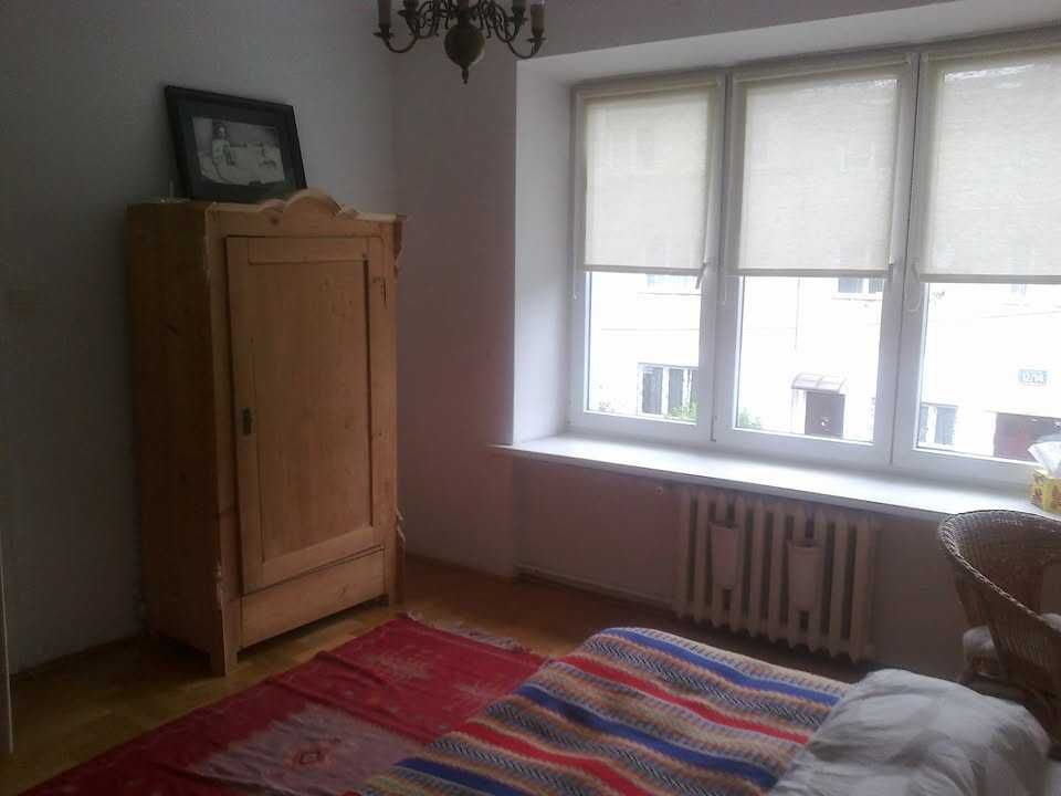 Room with Bathroom – Old Żoliborz Flat with Terrace