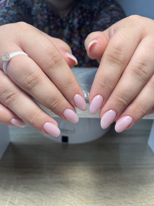 Маникюр на Победе