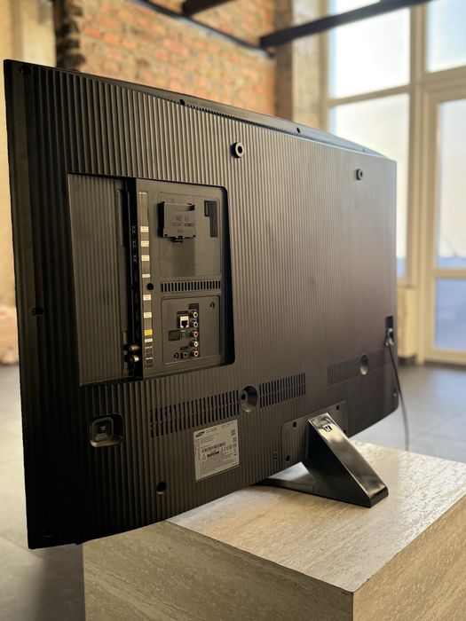 Продам вигнутий телевізор Samsung 48 дюймів