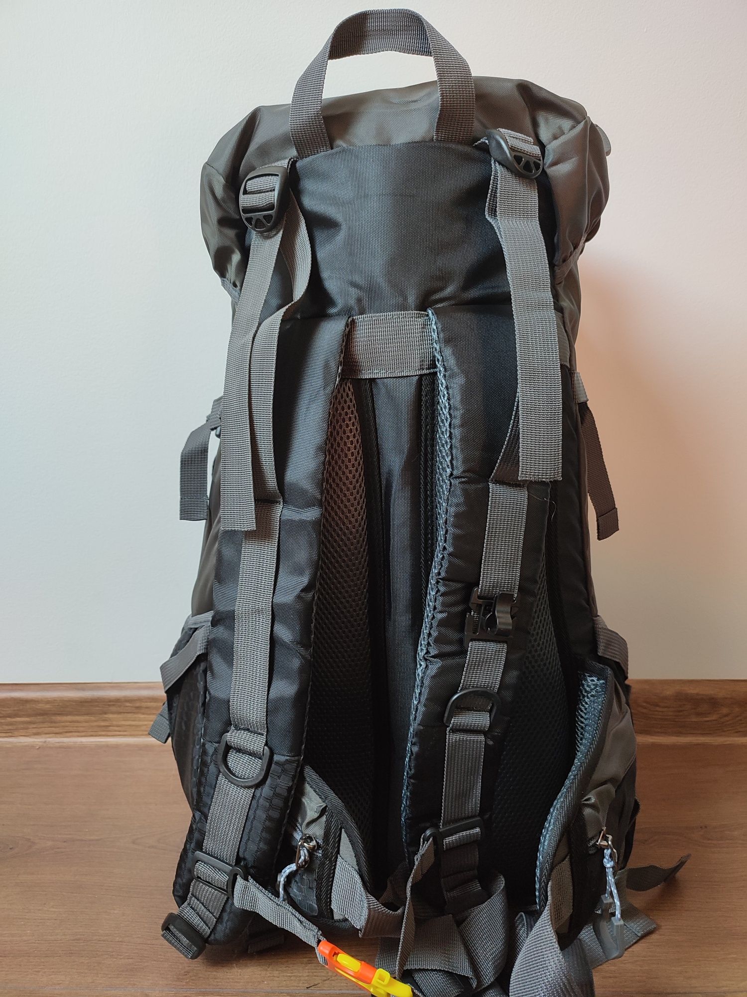 Plecak trekkingowy 60 L