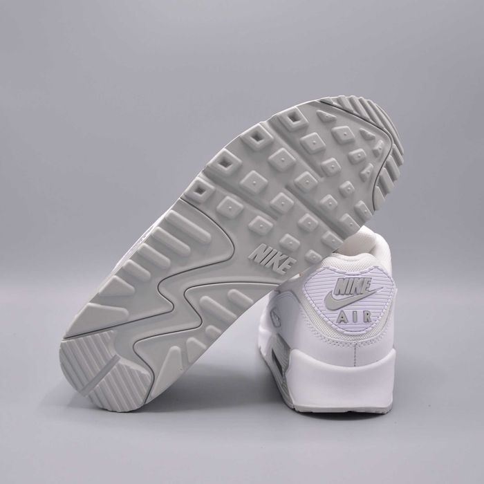 Кросівки Nike Air Max 90 Оригінал! FN8005-100 кроссовки