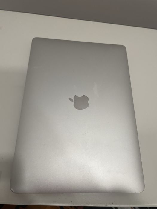 Macbook Pro touchbar 2017 bateria 182 cykle bez ICLOUD i5 8GB