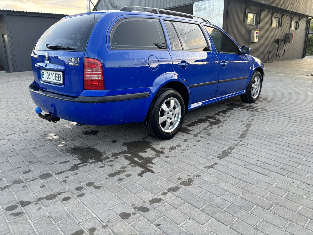 Skoda Oktavia tour 1.6 MPI lux