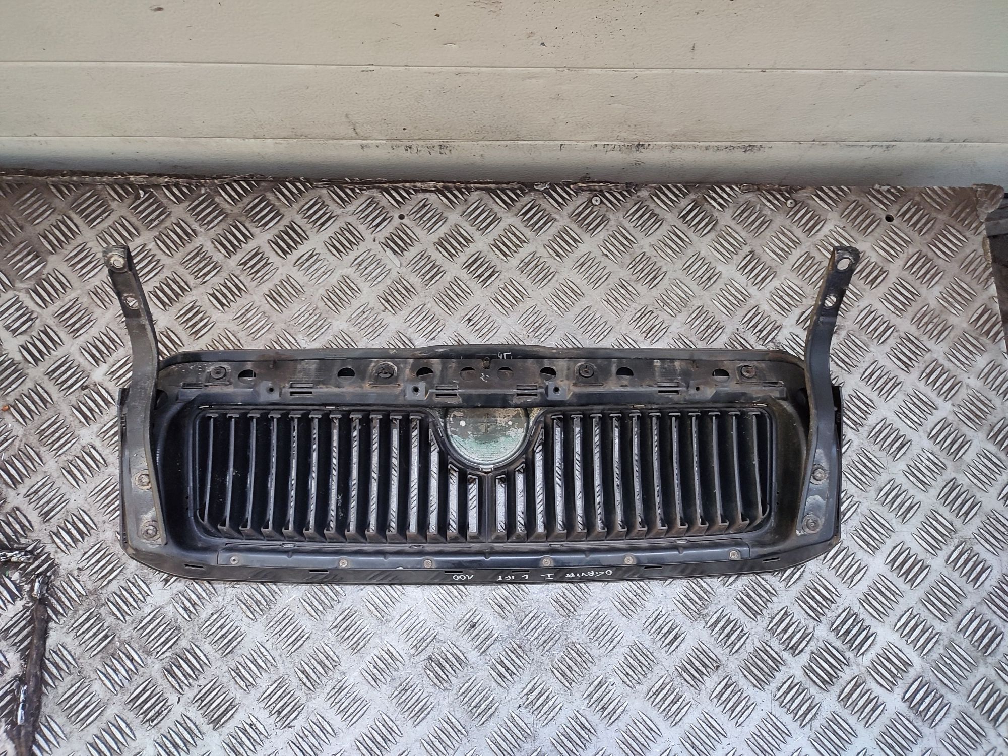 Skoda Octavia I lift grill atrapa zderzaka przód przednia