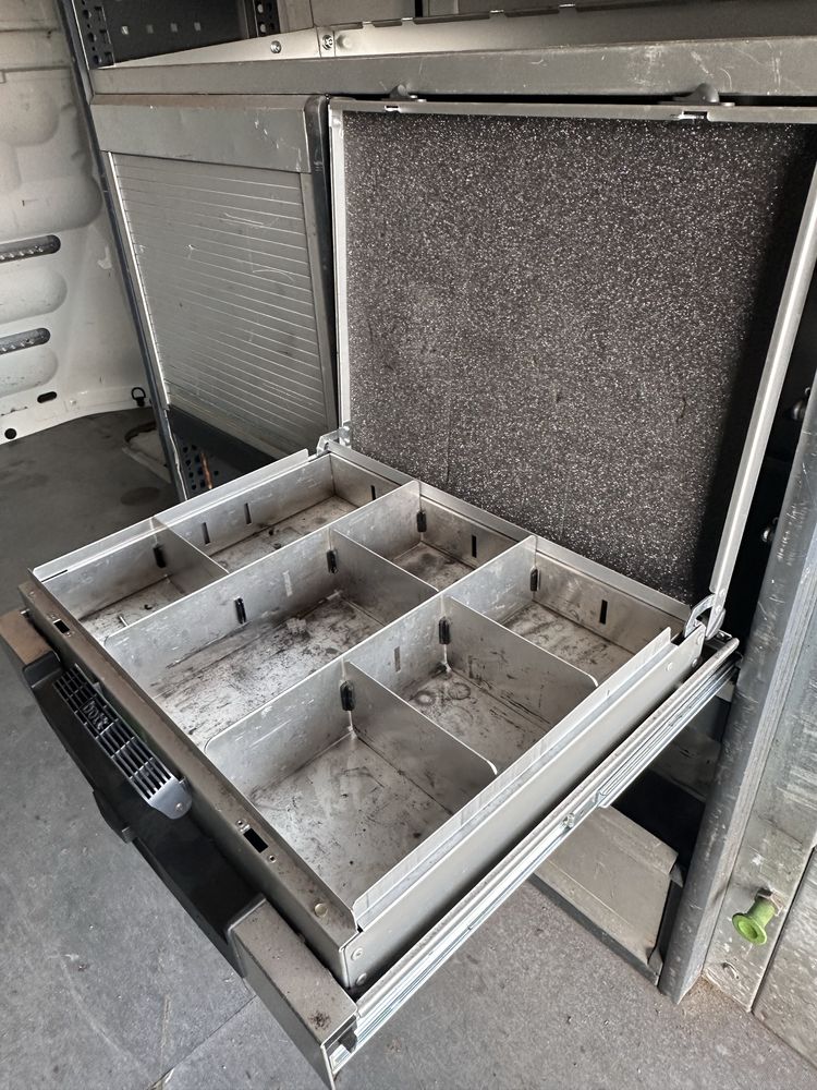 Zabudowa warsztatowa imadło  trafic vivaro t5  sprinter crafter