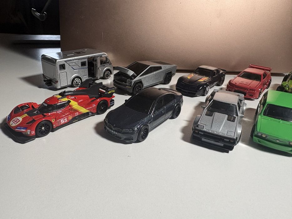 Hot wheels bmw, ferrari