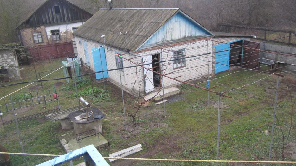 Продам будинок у с. Перемога  із земельною ділянкою 64 сотки