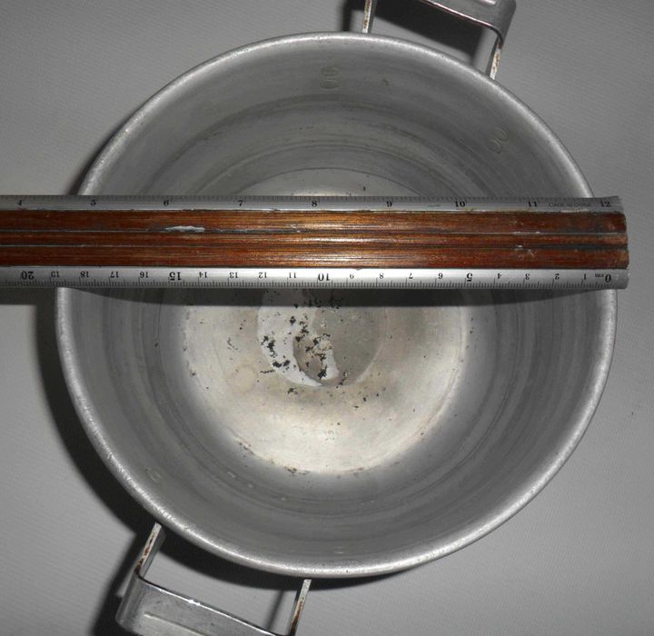 Кастрюля алюминиевая 2,5 л усиленная , толстая. обмен на другую