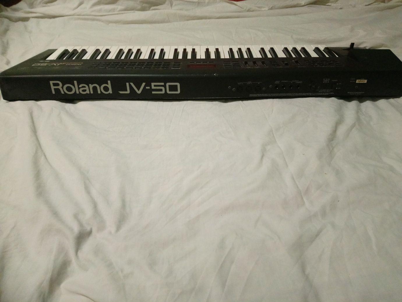 Продам профисиональный сценический синтезатор ROLAND JV-50