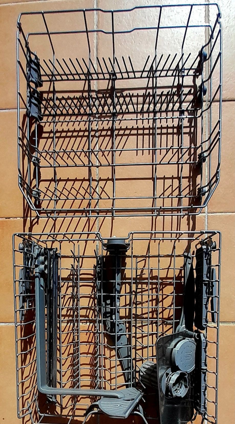 Peças/Filtros/Braço Aspersor/Cesto Máquina Loiça Siemens SN25M200EU