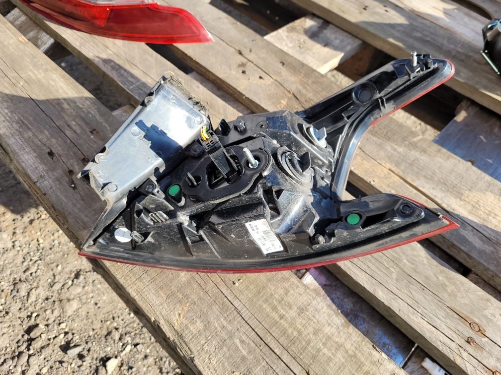 Lampa tylna lewa peugeot 308 t9 kompletna