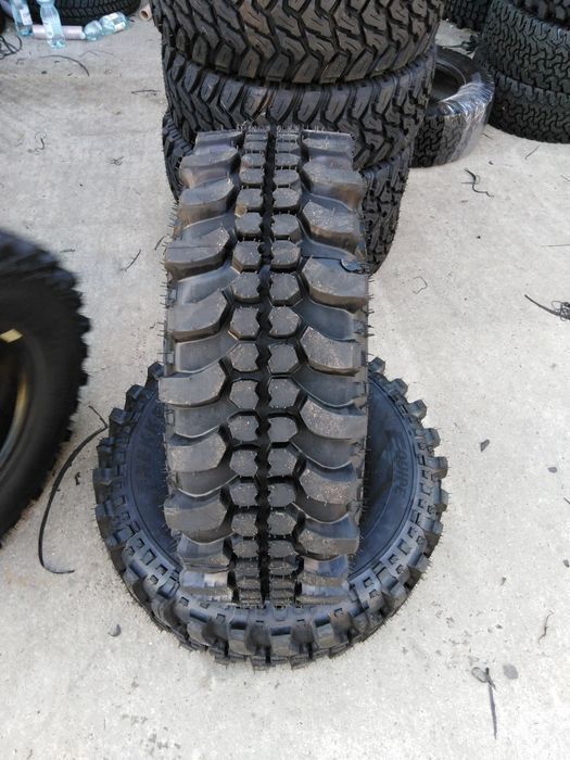 Opony Equipe 235/75 R15 Wzór Simex 4x4
