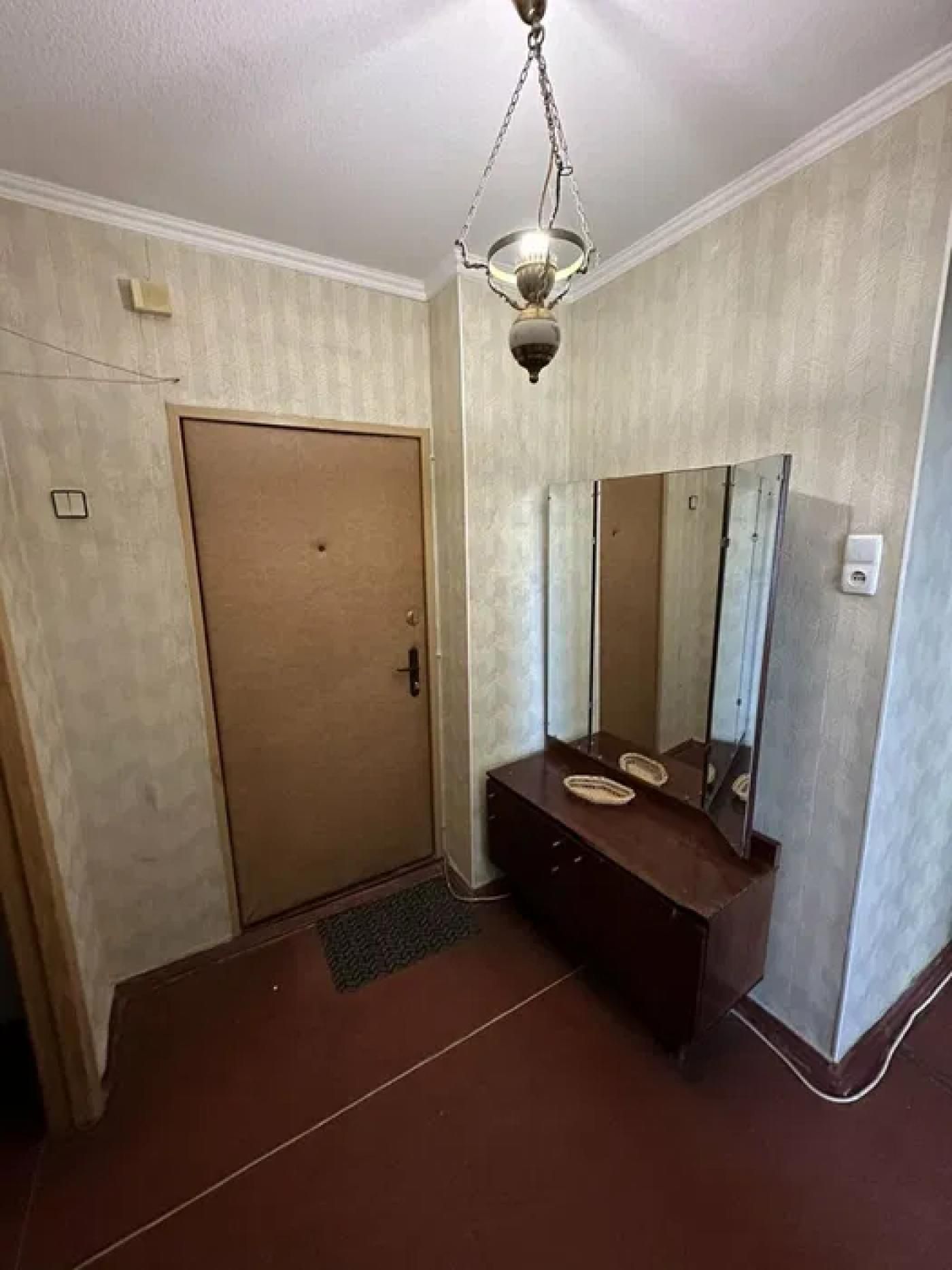 Продам 2-комнатную квартиру на ул. Нескоренных, метро Салтовка