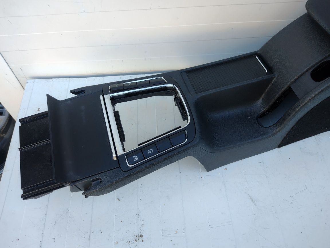 Skoda Superb II 08-15 - Tunel środkowy podłokietnik skóra kpl.