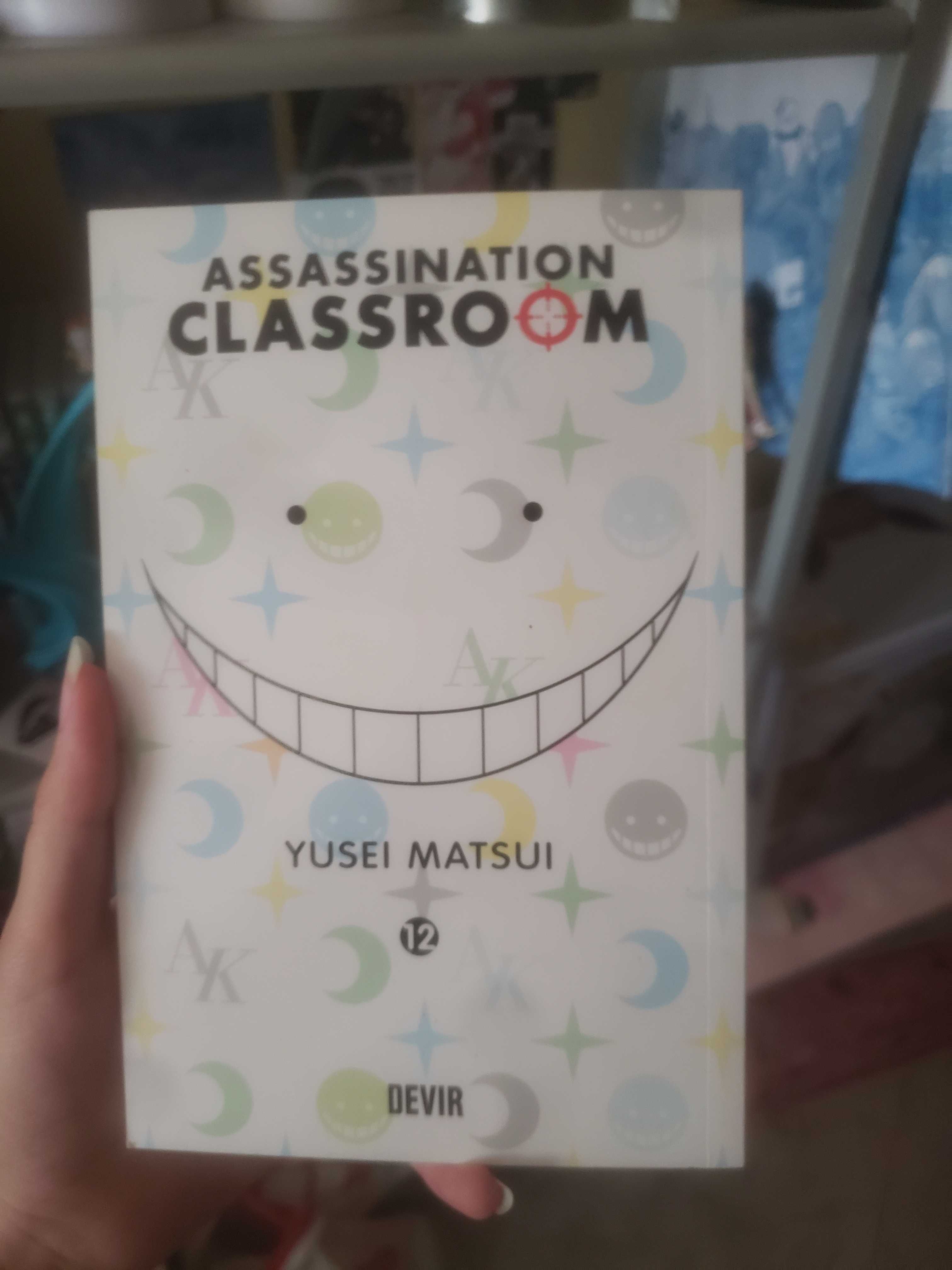 Vendo mangá do anime Assassination Classroom 12