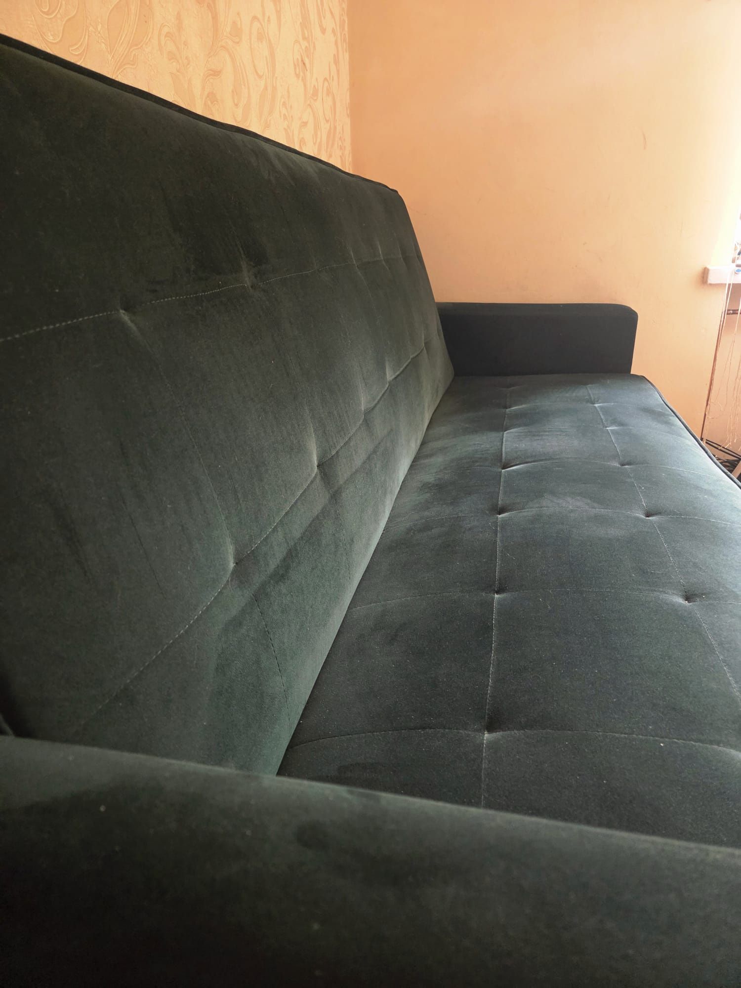Sofa do sprzedania - kolor szmaragdowy