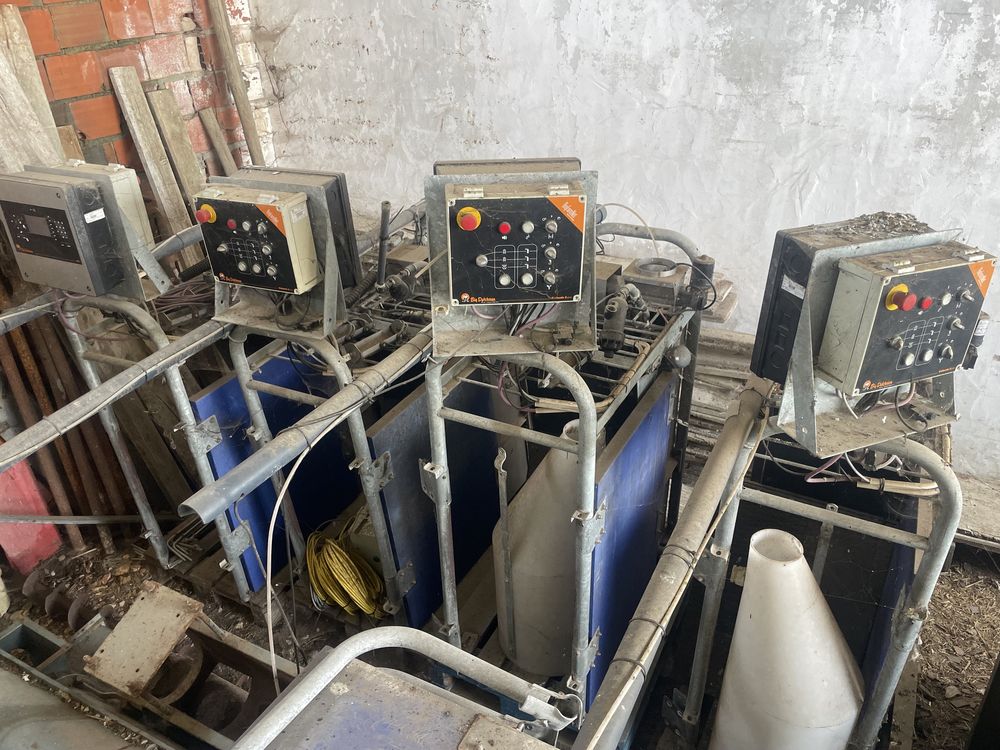 Maquina de alimentação de porcas