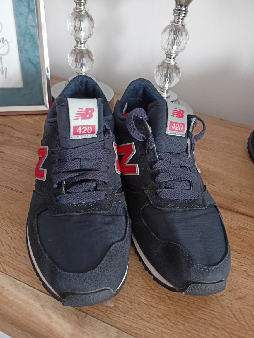 Buty New Balance 39,5 granatowe