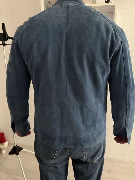 Продам натуральну чоловічу замшеву куртку Zara(шкіра виворотка)