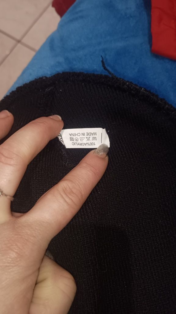 Czapka damska z napisem