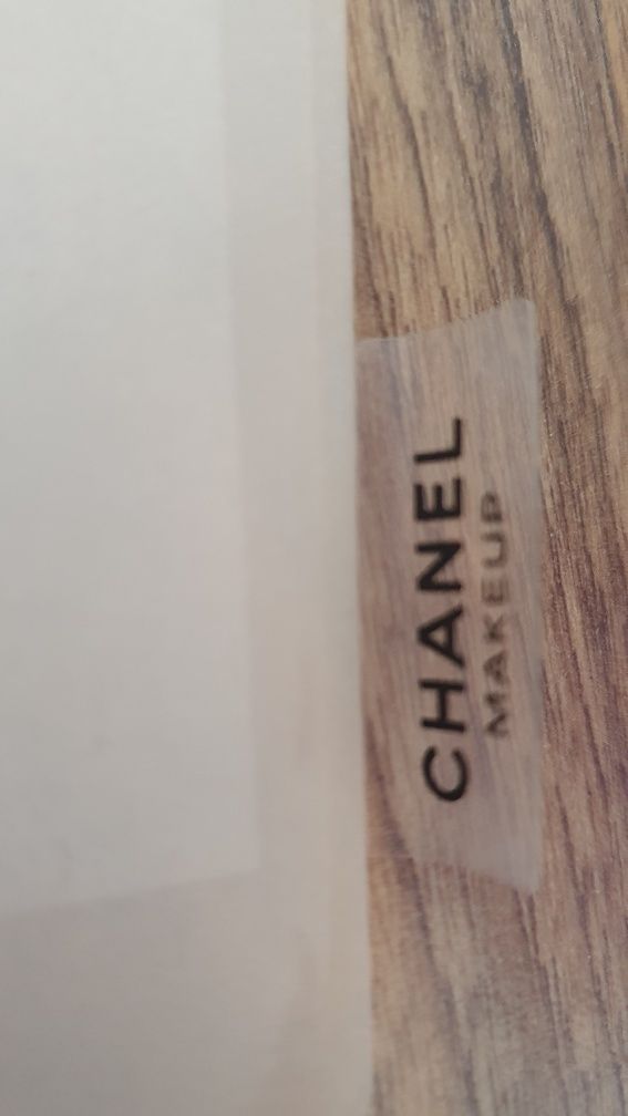 Beżowa kosmetyczka Chanel un ete de Chanel