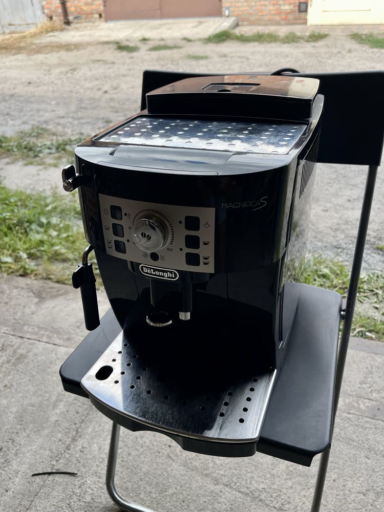 Кавомашина DELONGHI Magnifica S
