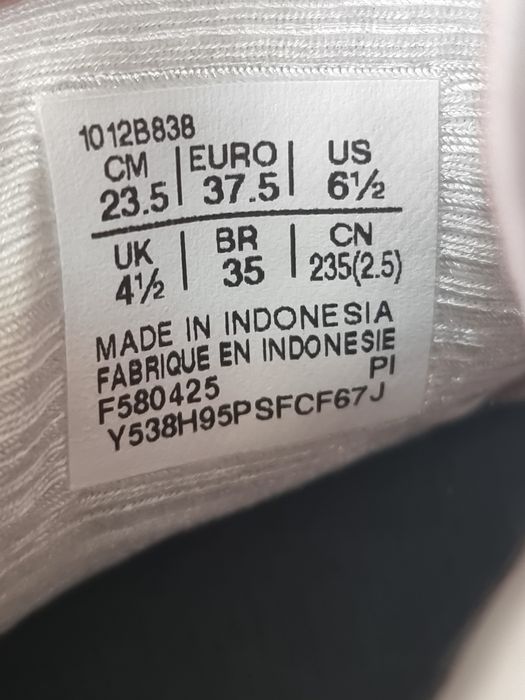 Оригінал 100%  жіночі кросівки asics gel kayano 32 euro 37.5