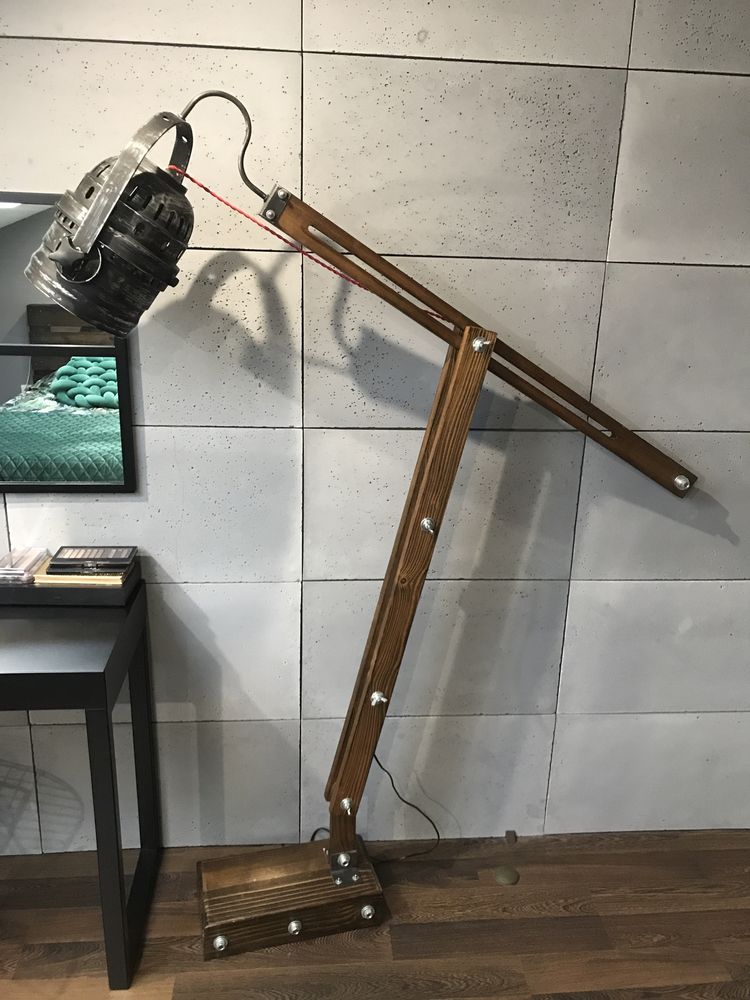 Lampa stojąca drewniana LOFT