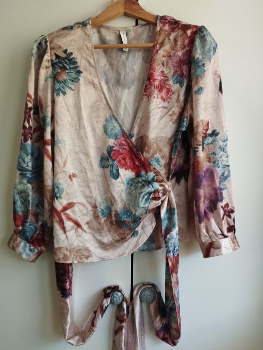 NOWA Satynowa kopertowa bluzka kimono w kwiaty New Yorker