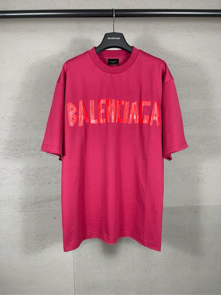 BALENCIAGA красная мужская футболка унисекс оверсайз tape type scotch