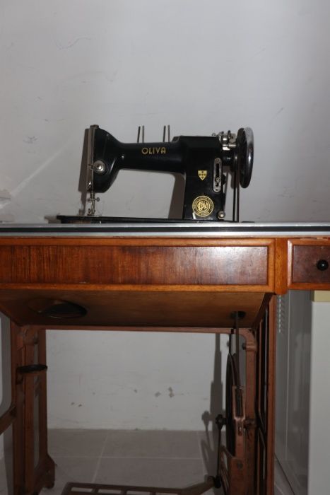 Máquina de costura Oliva
