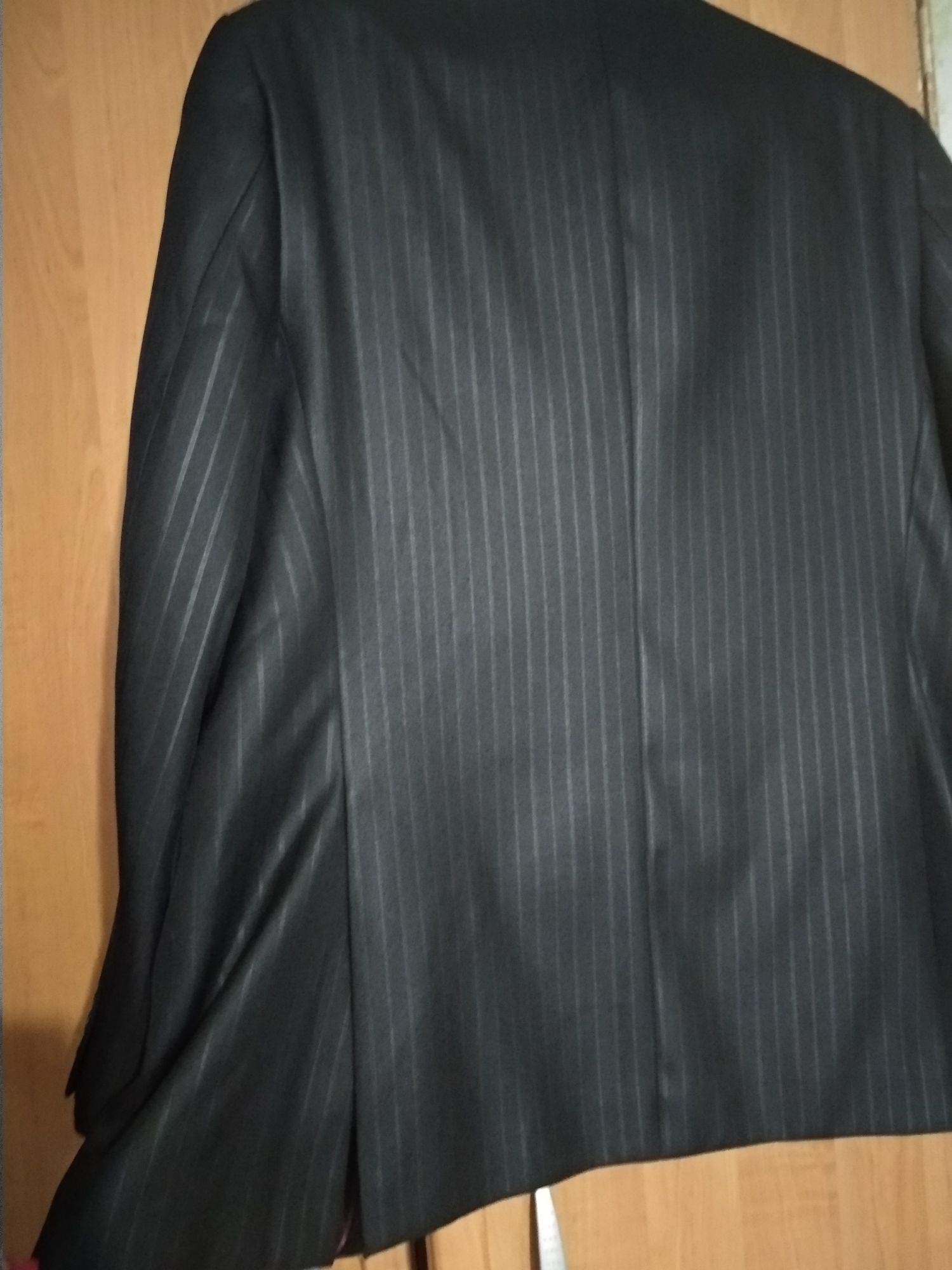 Продам костюм р.50-52