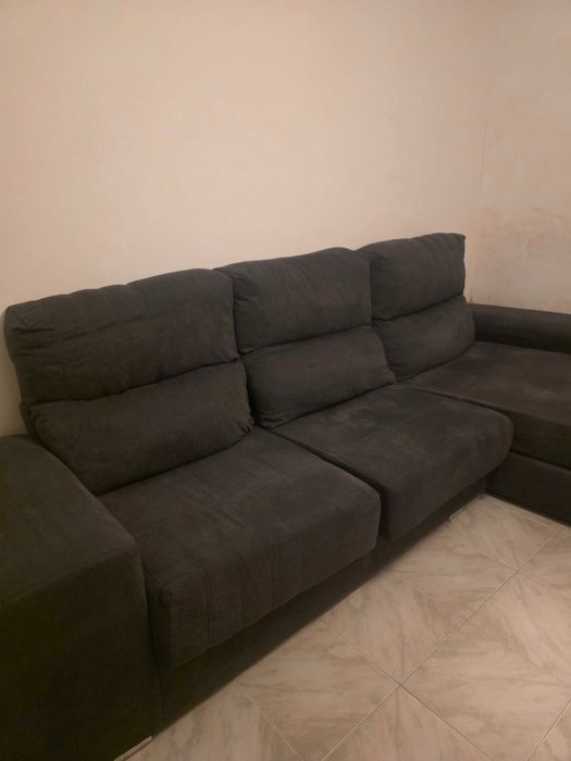 Sofá Chaise Longue e Puff