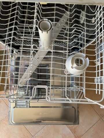 Máquina de Lavar Loiça integrar