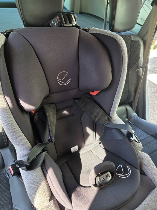 Cadeirinha automóvel e Suporte para bebê
Possibilidade de andar virada