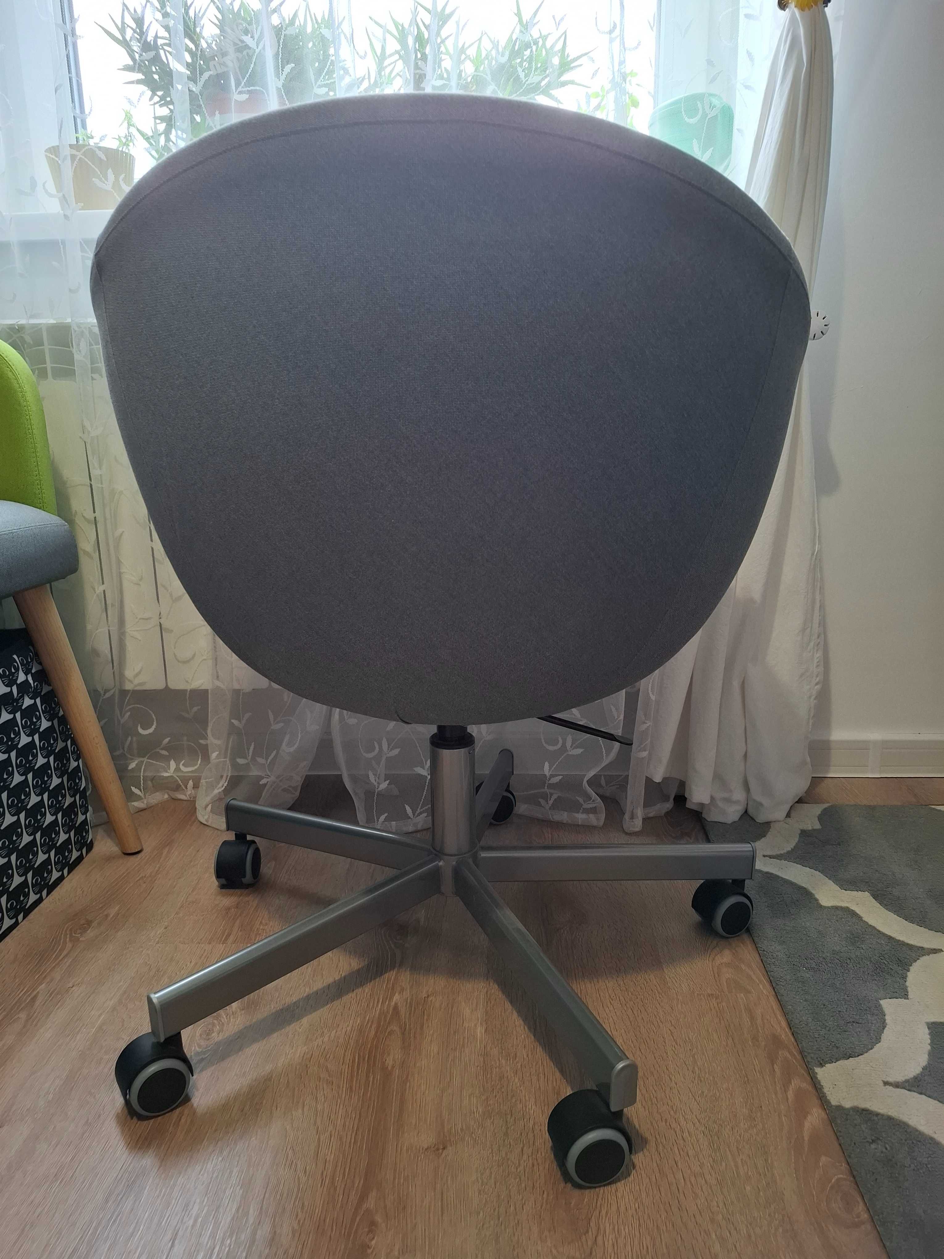 SKRUVSTA
Krzesło obrotowe Ikea Vissle szary
