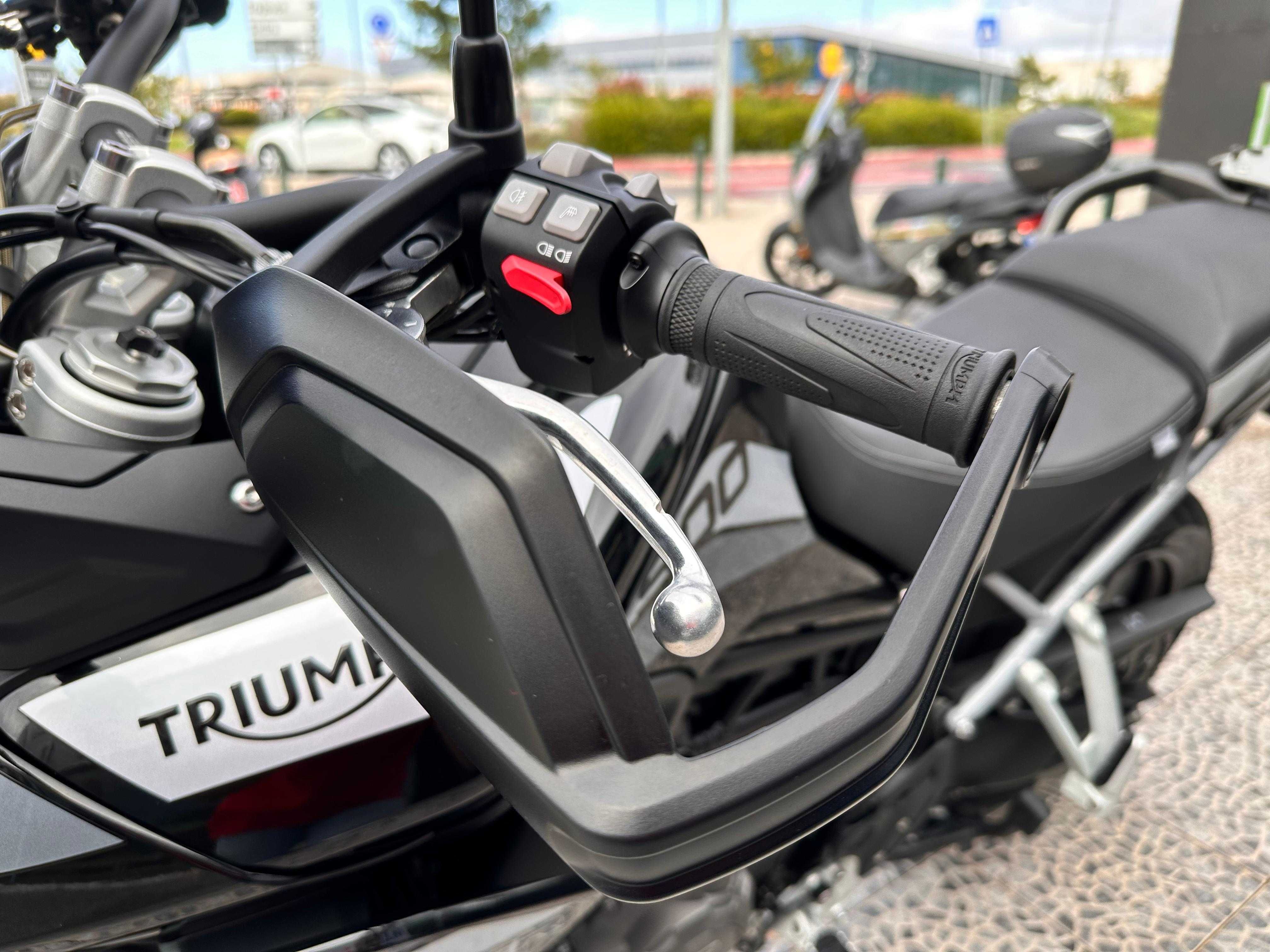 Triumph tiger 900
