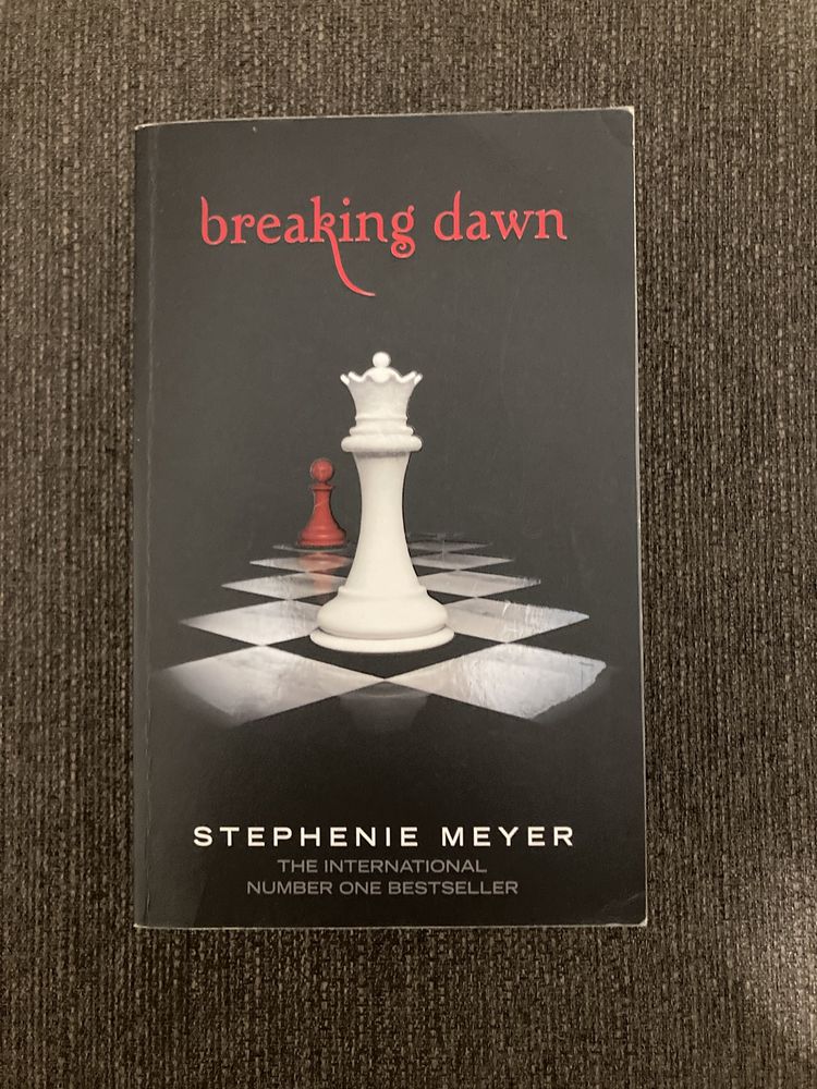 Livro “Breaking Dawn” de Stephenie Meyer