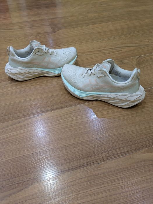 Кросівки жіночі ASICS масивні і бомбезні)