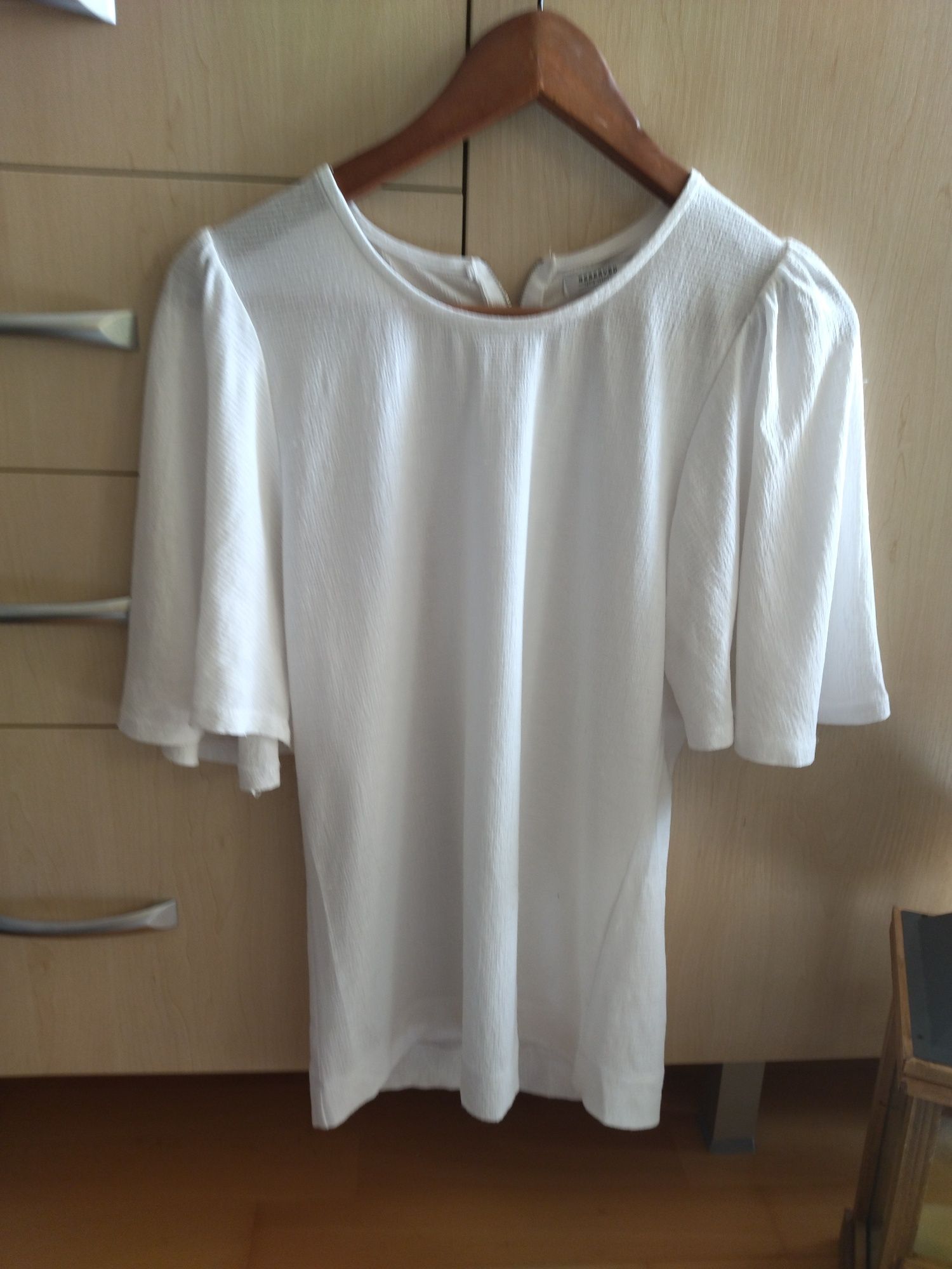 Biała elegancka bluzeczka Reserved S